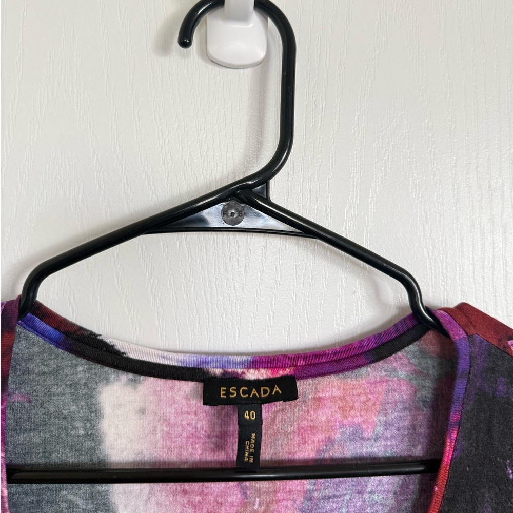 Escada Evelinde Top in Fantasy Abstract Print - Picture 4 of 6